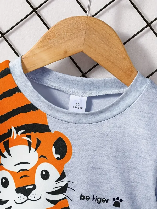 Conjunto estampado de Tigre
