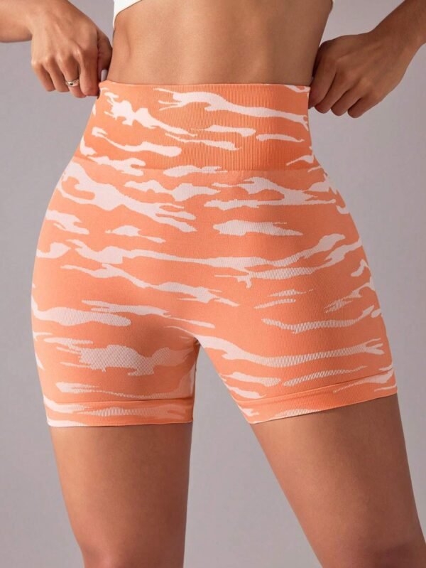 Shorts de entrenamiento de cintura alta con estampado de camuflaje(Shein)