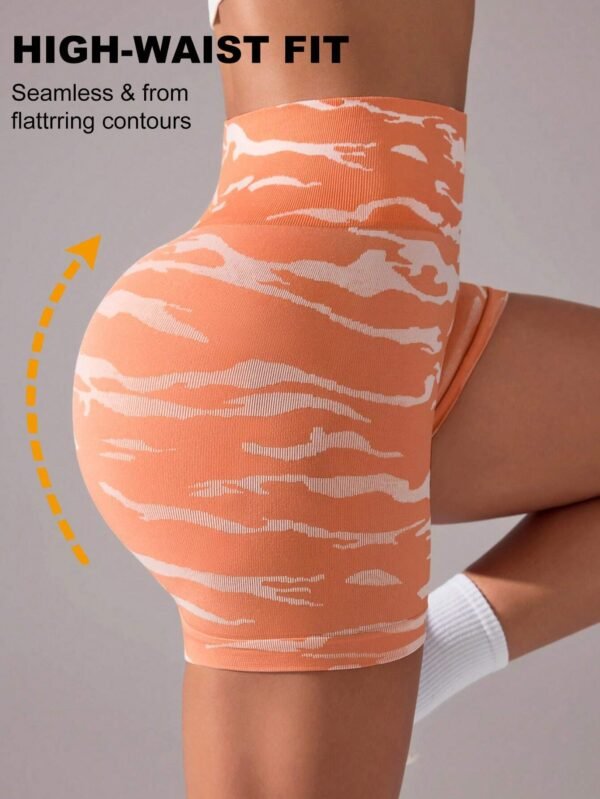 Shorts de entrenamiento de cintura alta con estampado de camuflaje(Shein)